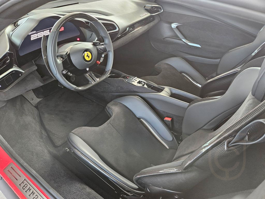 Ferrari 296 GTB *Racing/Lift/LED/Carbon/Kam/BRD/1.Hand*