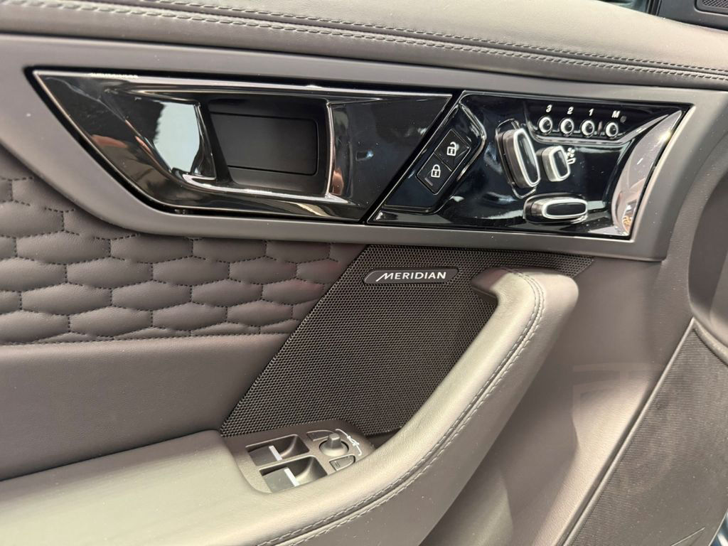 Jaguar F-Type P450 AWD Coupe 75 GLASDACH SITZKÜHLUNG