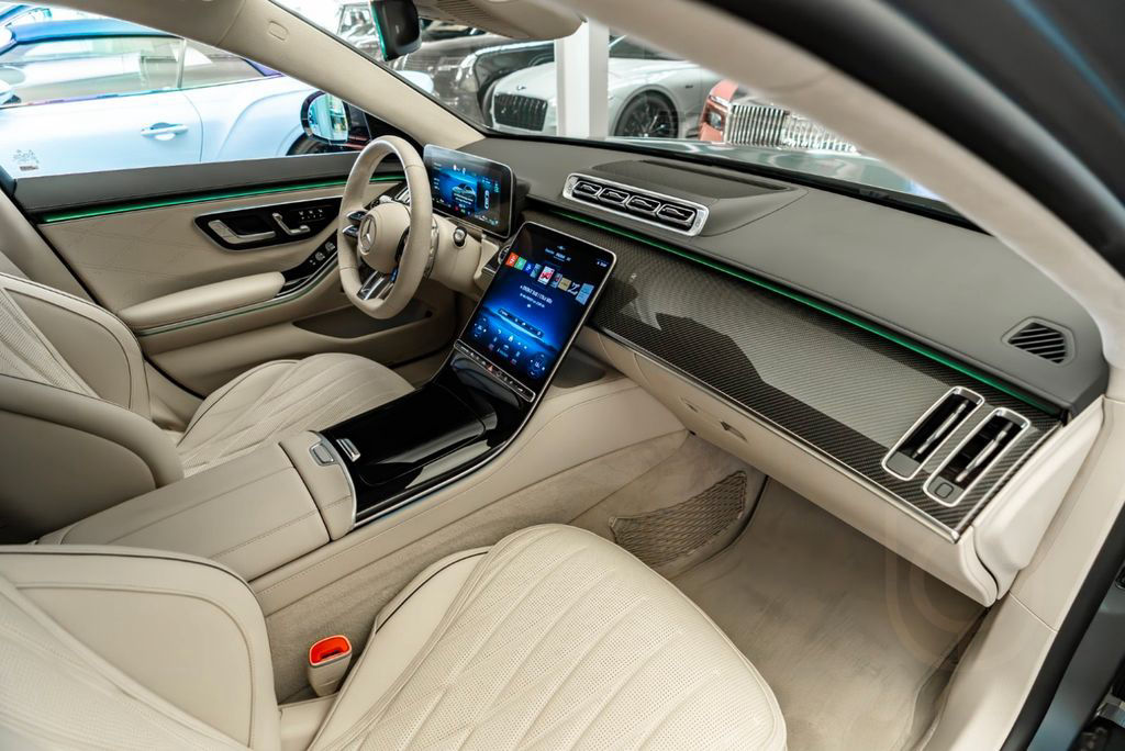 Mercedes-Benz S 63 E AMG Per. Long /Carbon / Only 3720km!