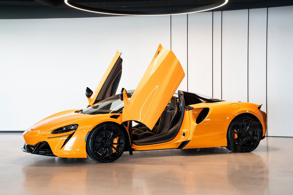 McLaren Artura MY24 , Lift*Practicality*Tech*Assist pack