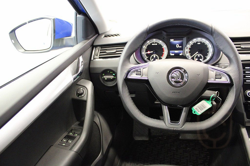 Skoda Octavia Kombi AMBITION TSI 115 HK DRAG & VÄRMARE