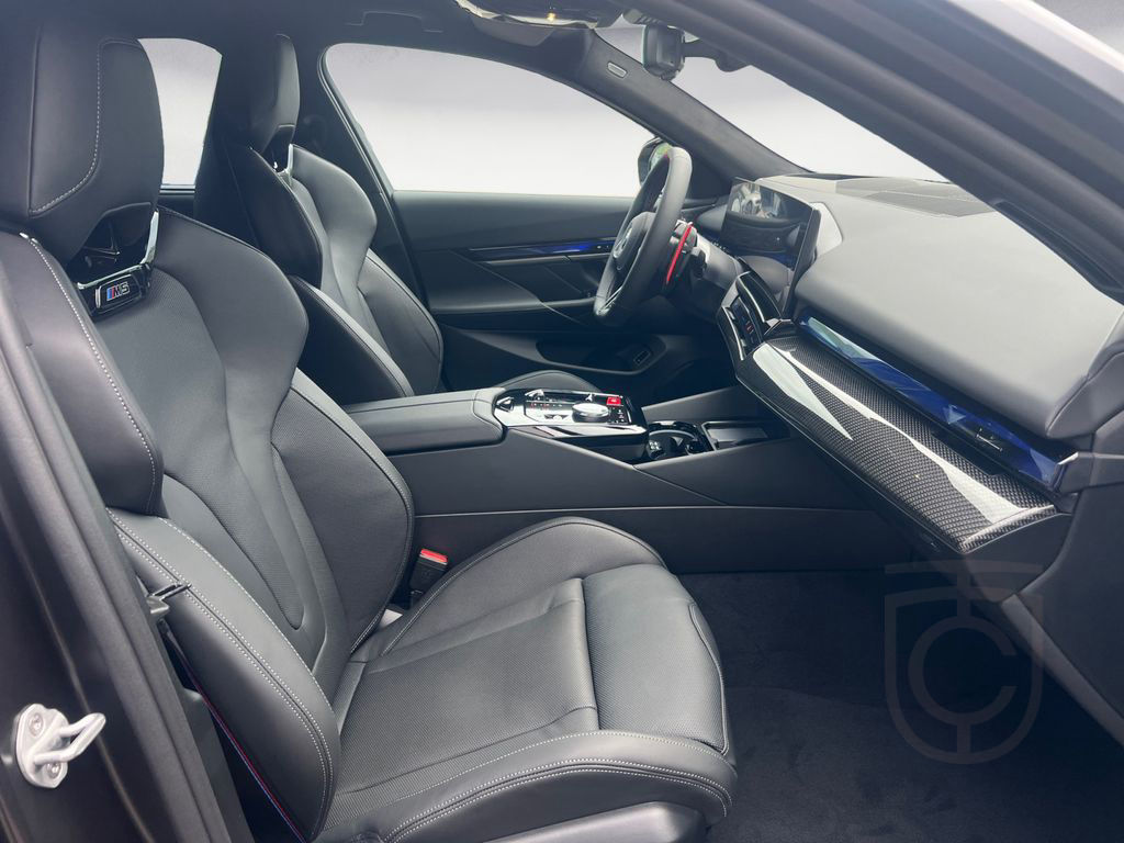 BMW M5 Limousine xDrive AHK Ultimate Package