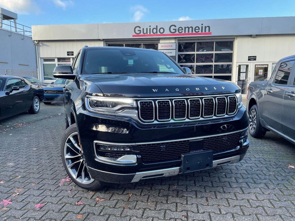 Jeep Wagoneer Series III 5.7 V8 HEMI eTorque Panorama