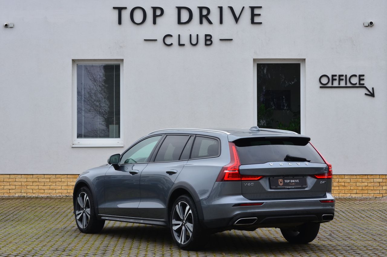 Volvo V60 CC B4 AWD Momentum