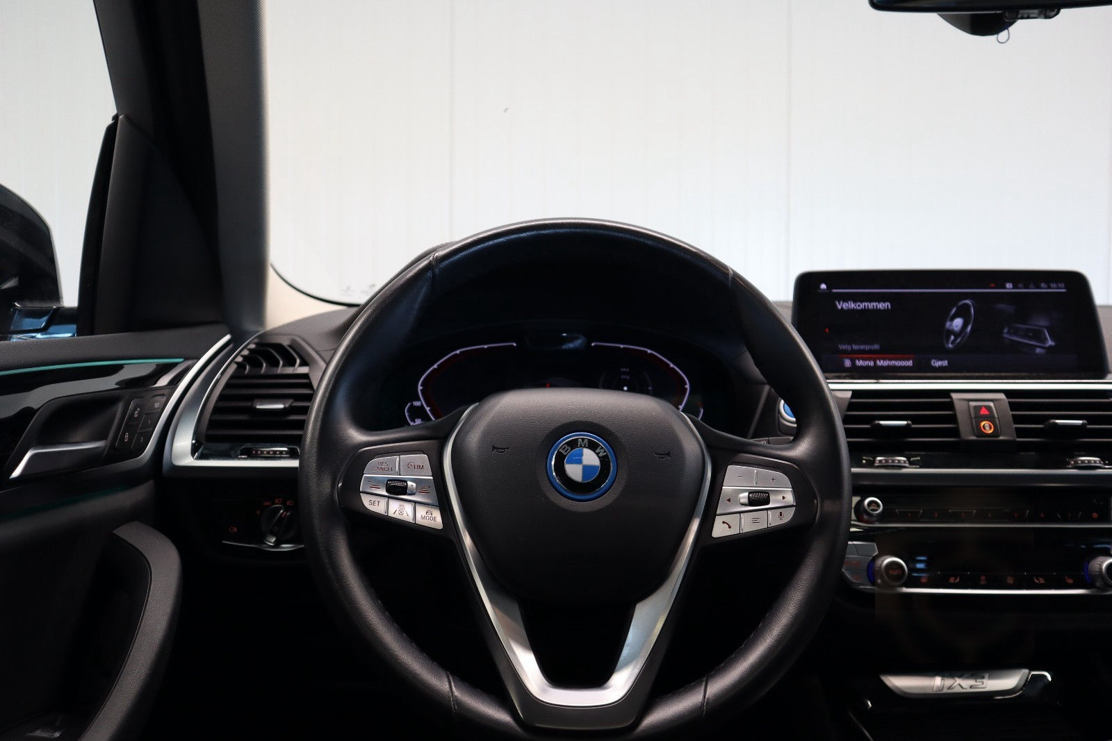 BMW iX3
