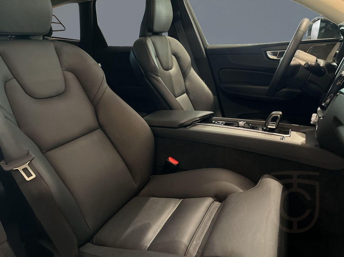 Volvo XC60 Recharge T6 AWD Plus Dark Edition