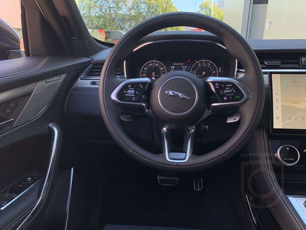 Jaguar F-PACE D300 AWD R-DYNAMIC HSE HUD+LMF+ACC+DAB