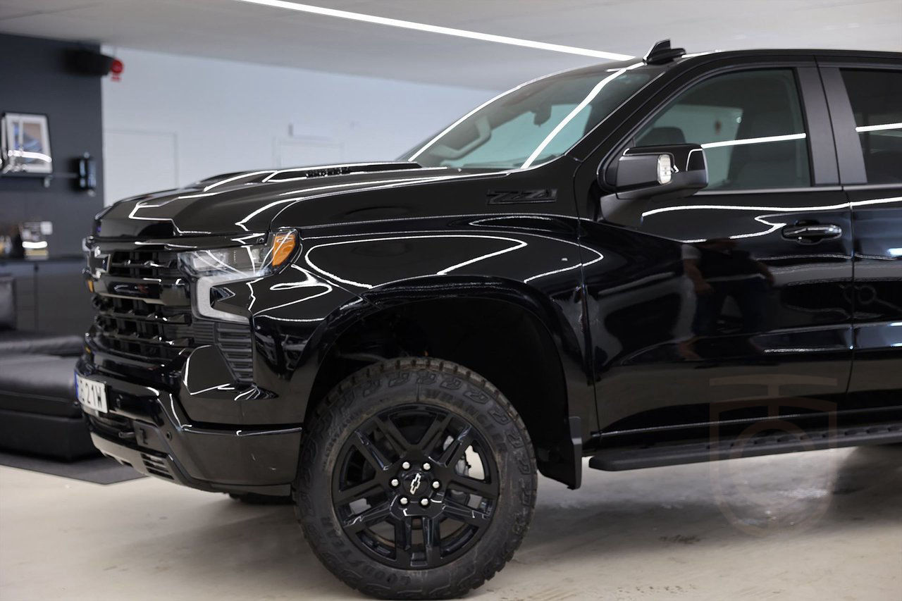 Chevrolet Silverado Trail Boss Midnight 3.0 Duramax Z71 Off-
