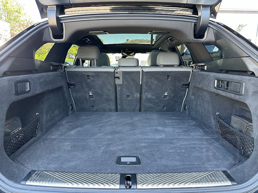 BMW 540d Touring xDrive M-Paket Aut. / AHK / Bowe...