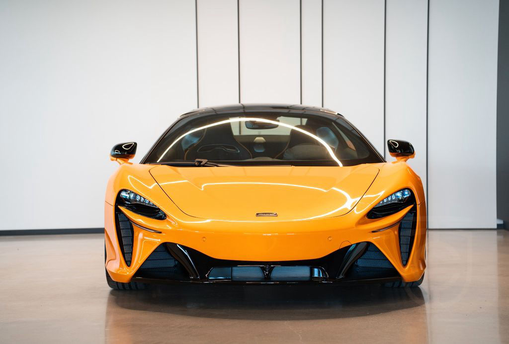 McLaren Artura MY24 , Lift*Practicality*Tech*Assist pack