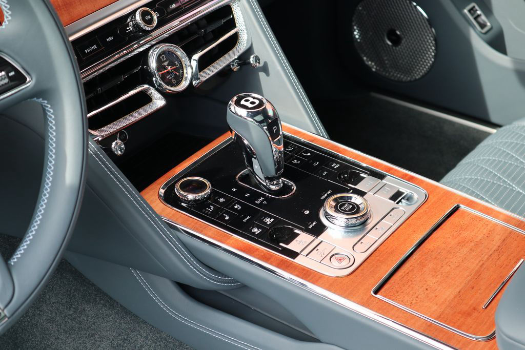 Bentley Flying Spur Azure Hybrid *NAIM*RSE*TV*