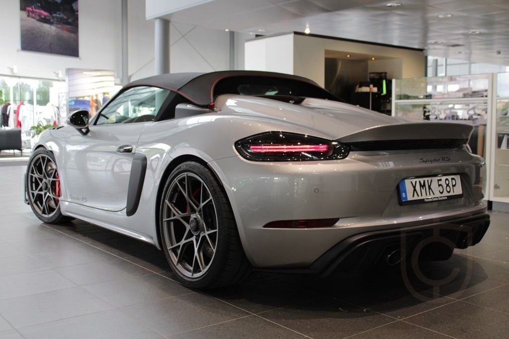 Porsche 718 Spyder RS