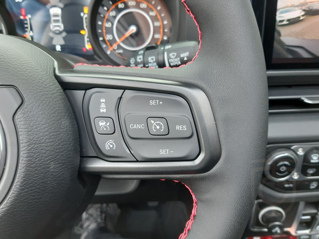 Jeep Wrangler Rubicon My 24 mit SkyOne Touchdach
