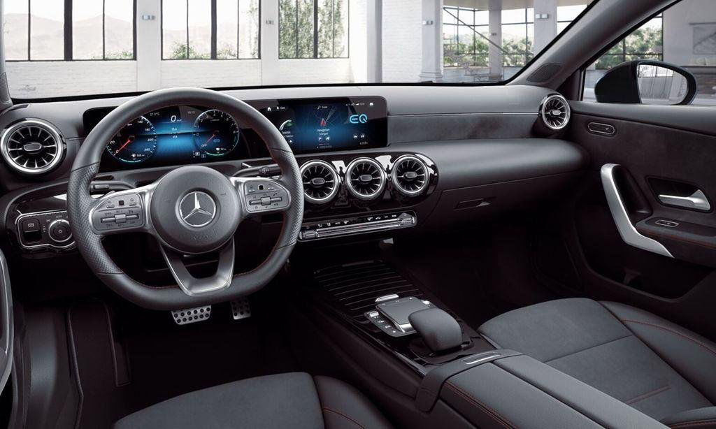 Mercedes-Benz A 250 A E / AMG Line / Panelbelysning / Nav