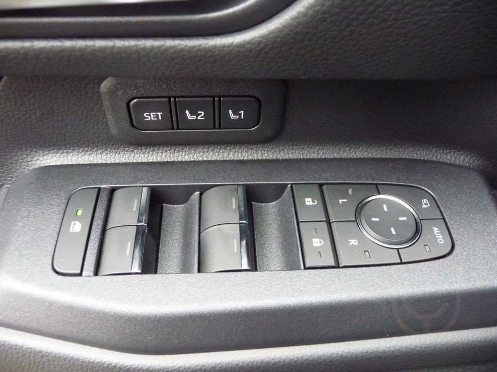 Toyota Land Cruiser 2.8 D-4D Automatik First Edition/SO