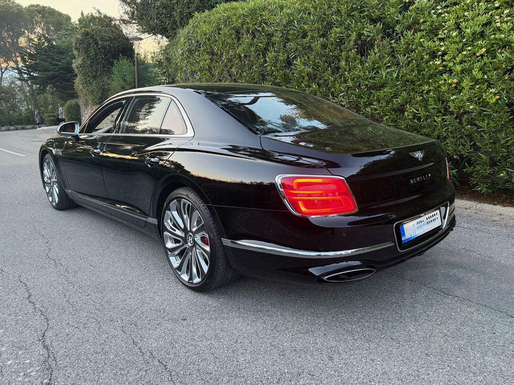 Bentley Flying Spur W12 Mullinier