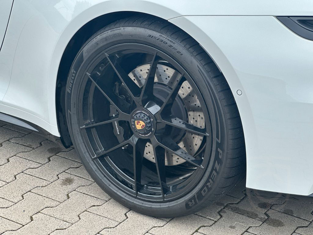 Porsche 992 GTS Cabrio/ T-Hybrid/BOSE/Matrix/Sitzklima