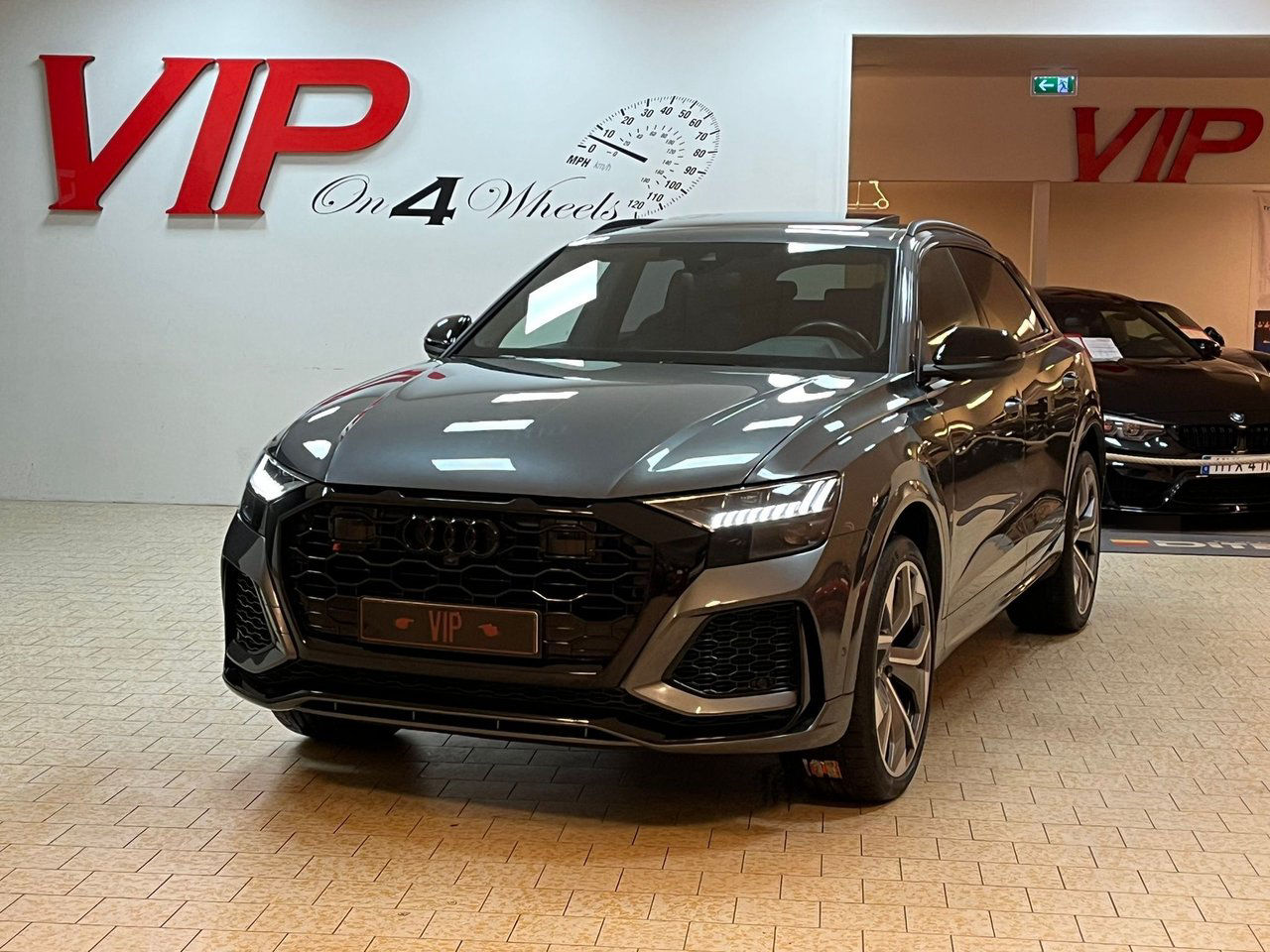 Audi RSQ8