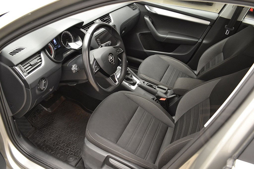 Skoda Octavia Kombi TSI 115 DSG Amb Drag Webasto