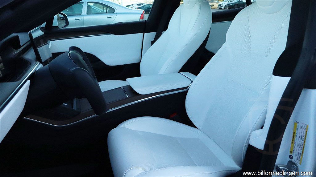 Tesla Model S Dual Motor Long Range AWD Yoke, Pano