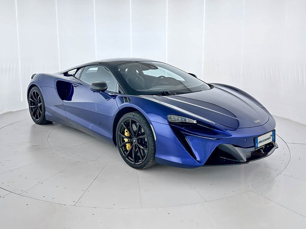 McLaren Artura Performance - McLaren Milano