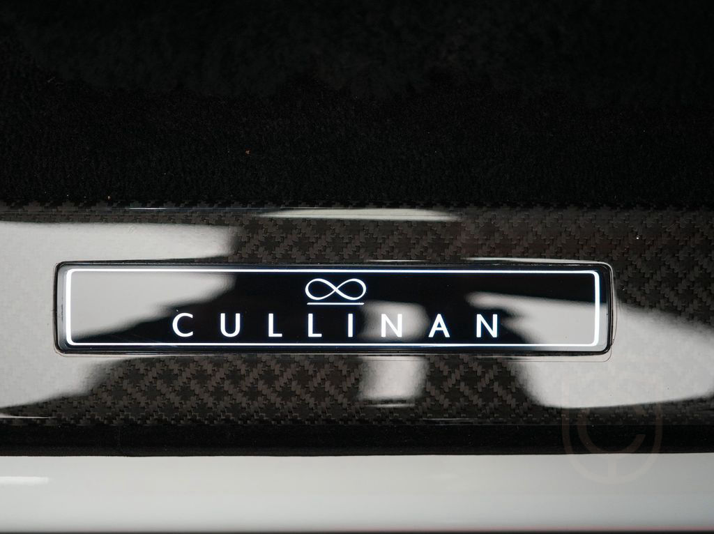 Rolls-Royce Cullinan Black Badge
