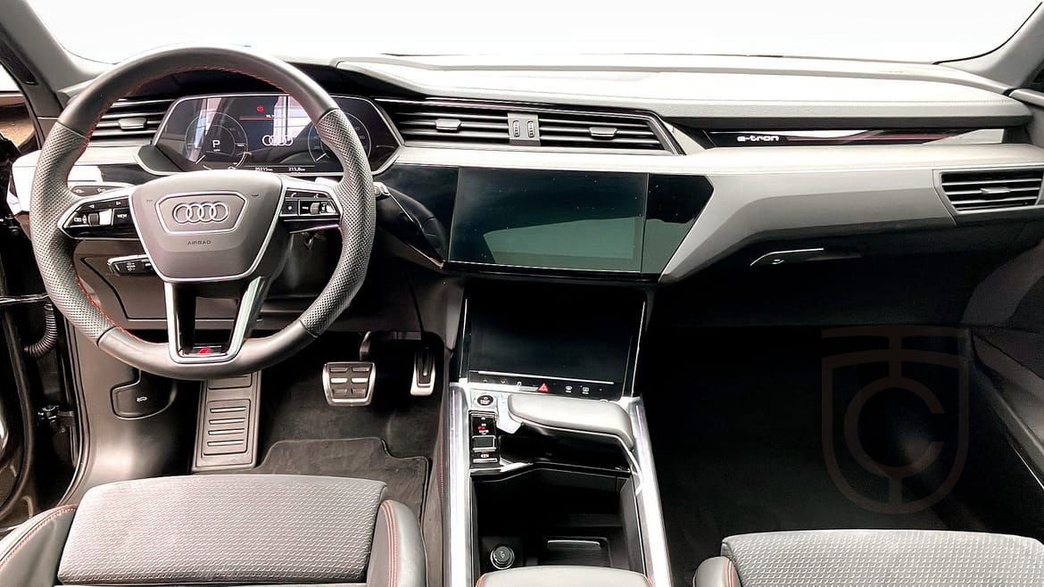 Audi Q8 e-tron 50 e-tron quattro S line Selection