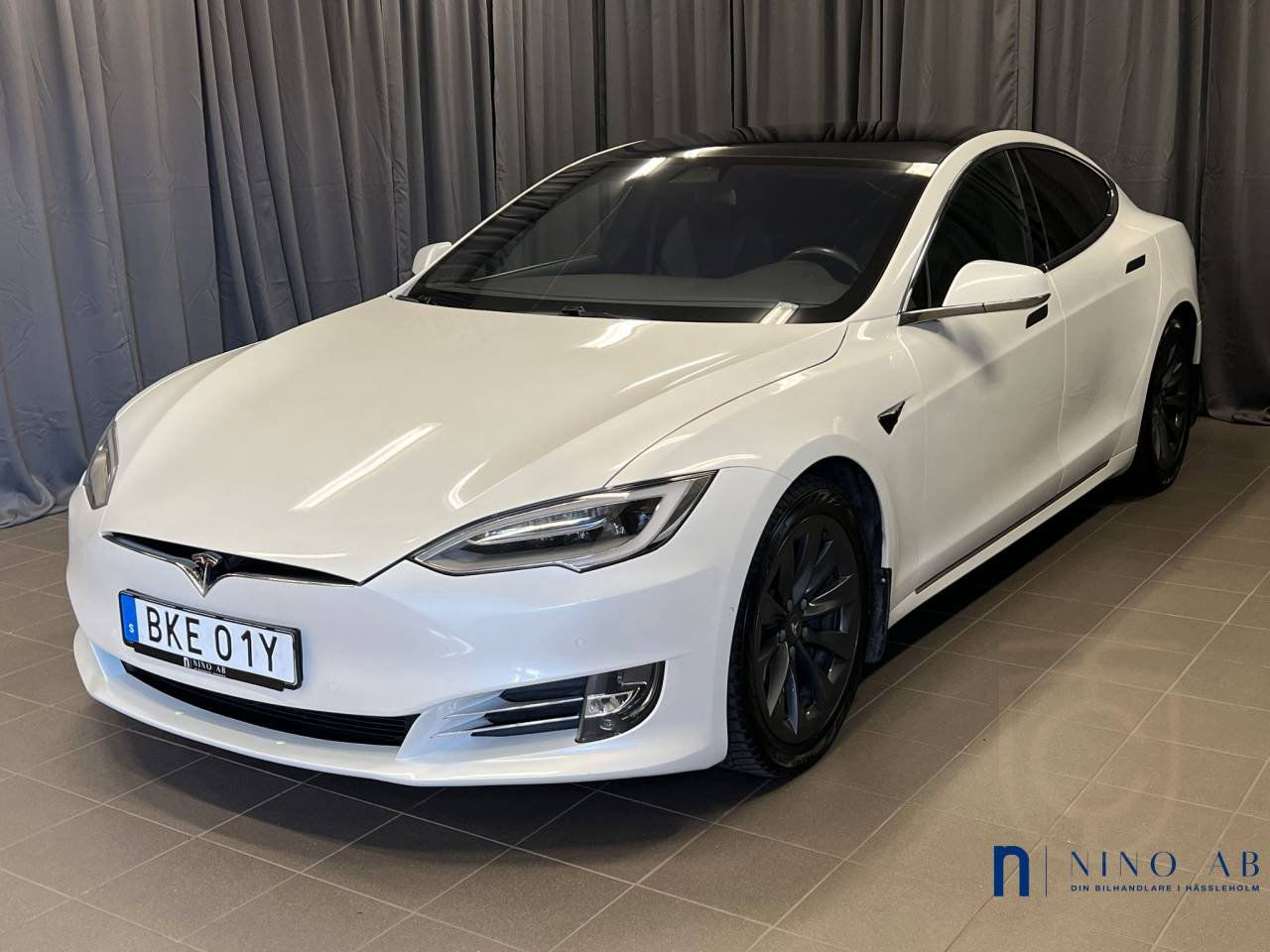 Tesla model s store long range raven