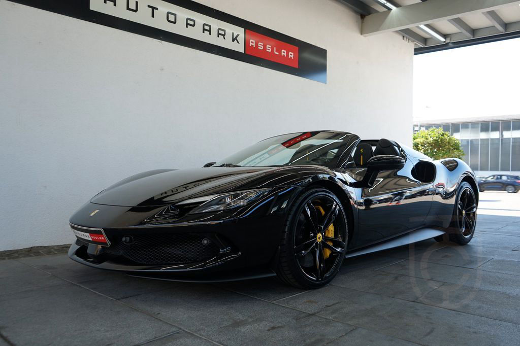 Ferrari 296 GTS BLACK*LIFT*CARBON+Corsa Racing Seats*NEW