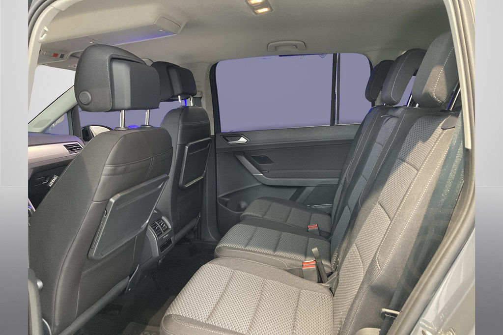 Volkswagen Touran 7-seater