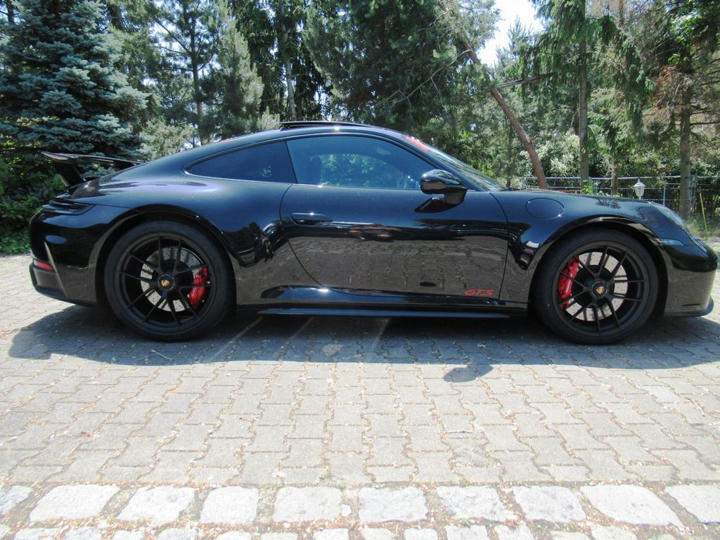 Porsche 992.2 GTS coupe aerokit