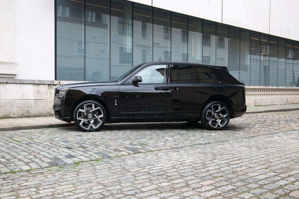 Rolls-Royce Cullinan Black Badge SERIES II