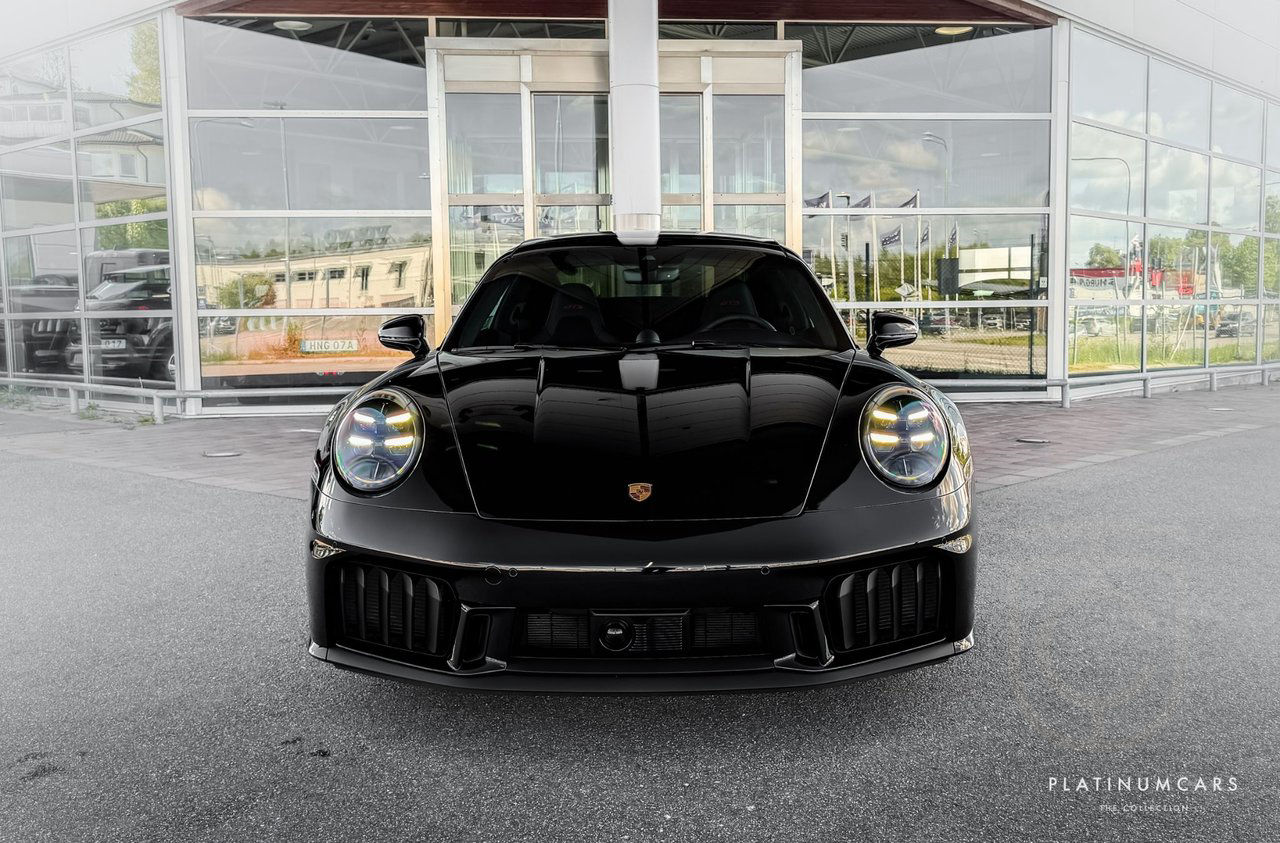 Porsche 911 992.2 Carrera 4 GTS