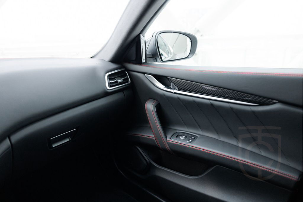 Maserati Ghibli Hybrid GT Edizione Finale | Heated Front