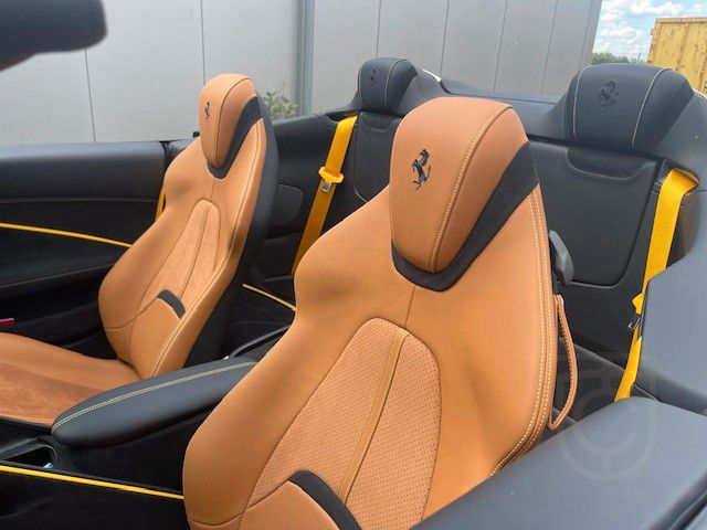 Ferrari Roma Spider Nero Carbon HIFI VIEW ADAS DISPLAY