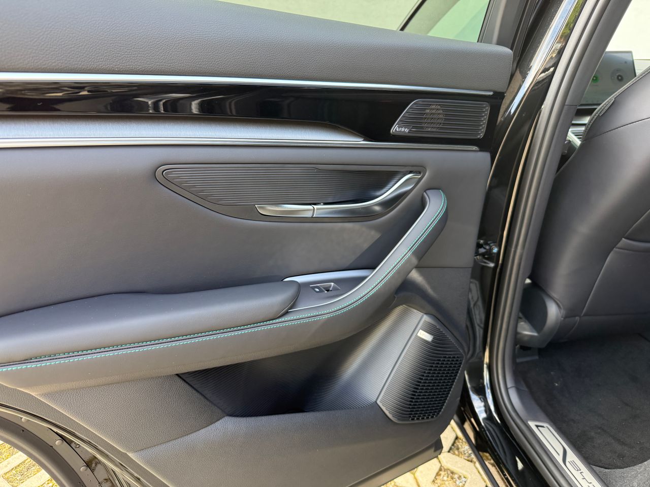 BYD Seal U DM-i Design/MY2025/Panorama/HUD/V2L