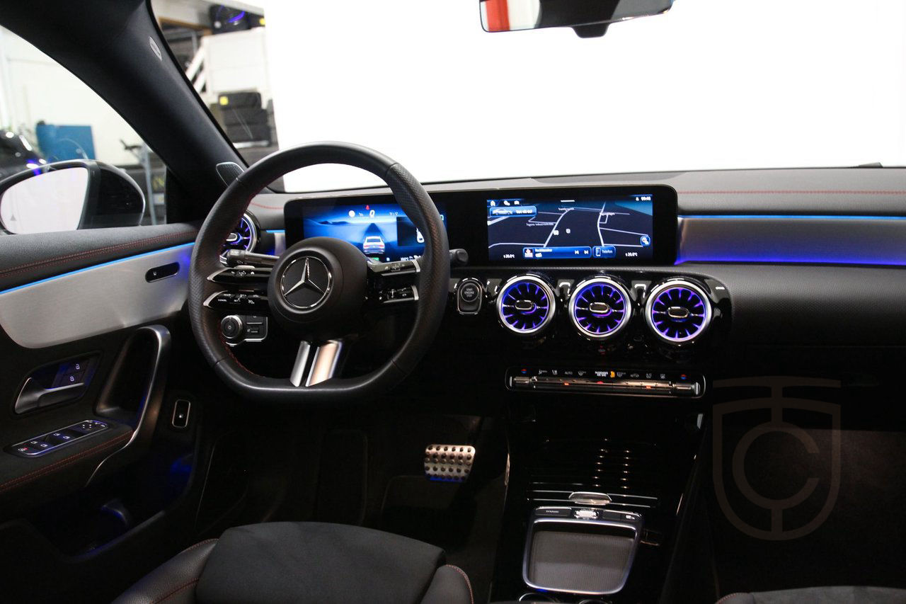 Mercedes-Benz CLA 250 e Coupé AMG Line Night Burmester 360°