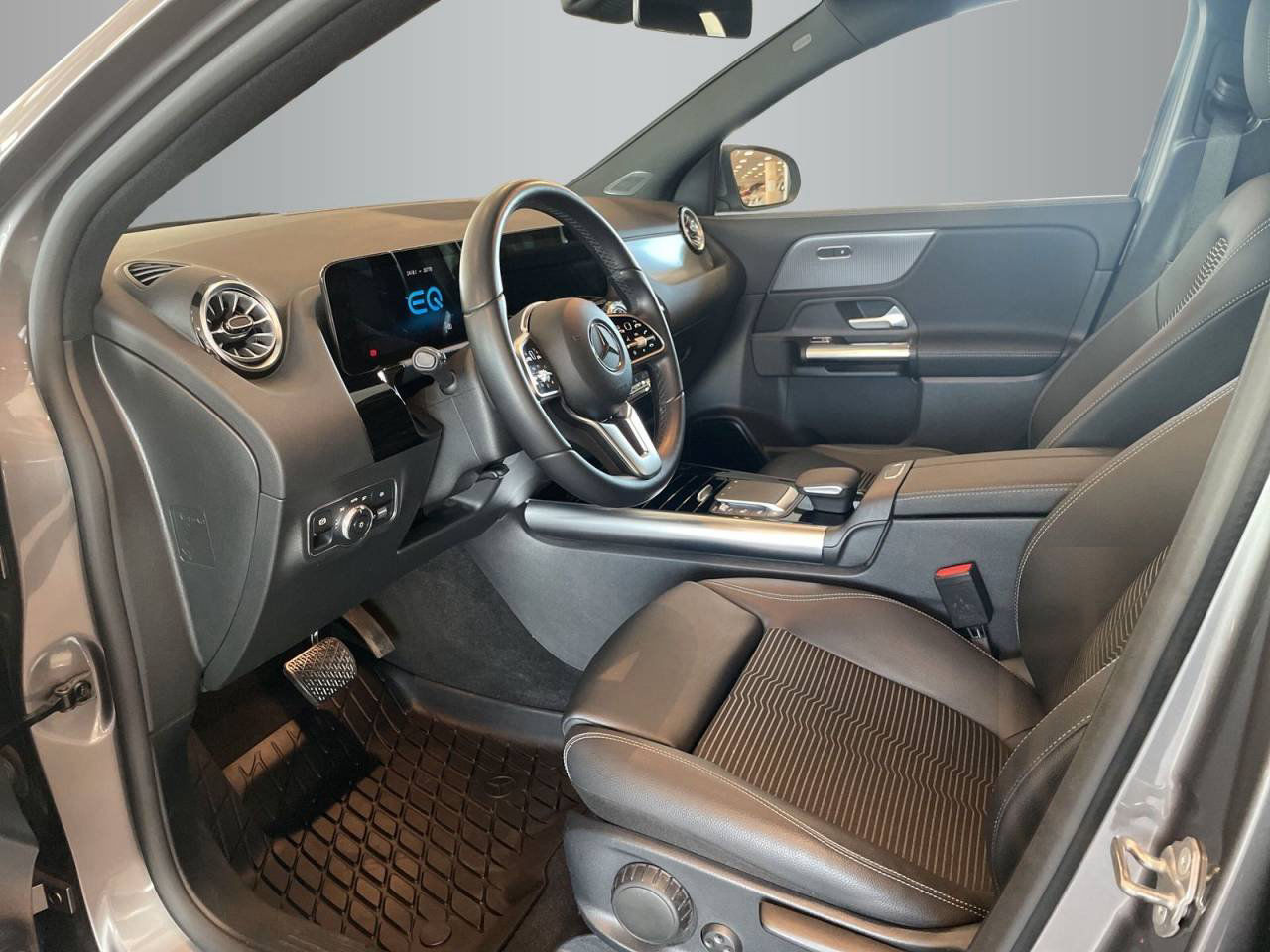 Mercedes-Benz EQA 300 4MATIC