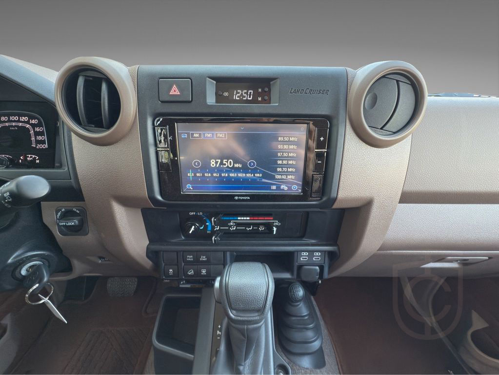 Toyota Land Cruiser GRJ76 AT Luxury + LED+ Safety Sense