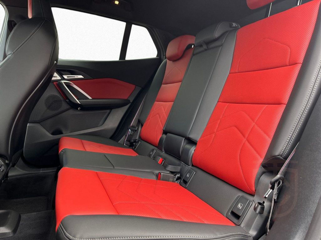 BMW X2 M35i xDrive DrAssPr adap.LED PaAss+ LkHz Pano