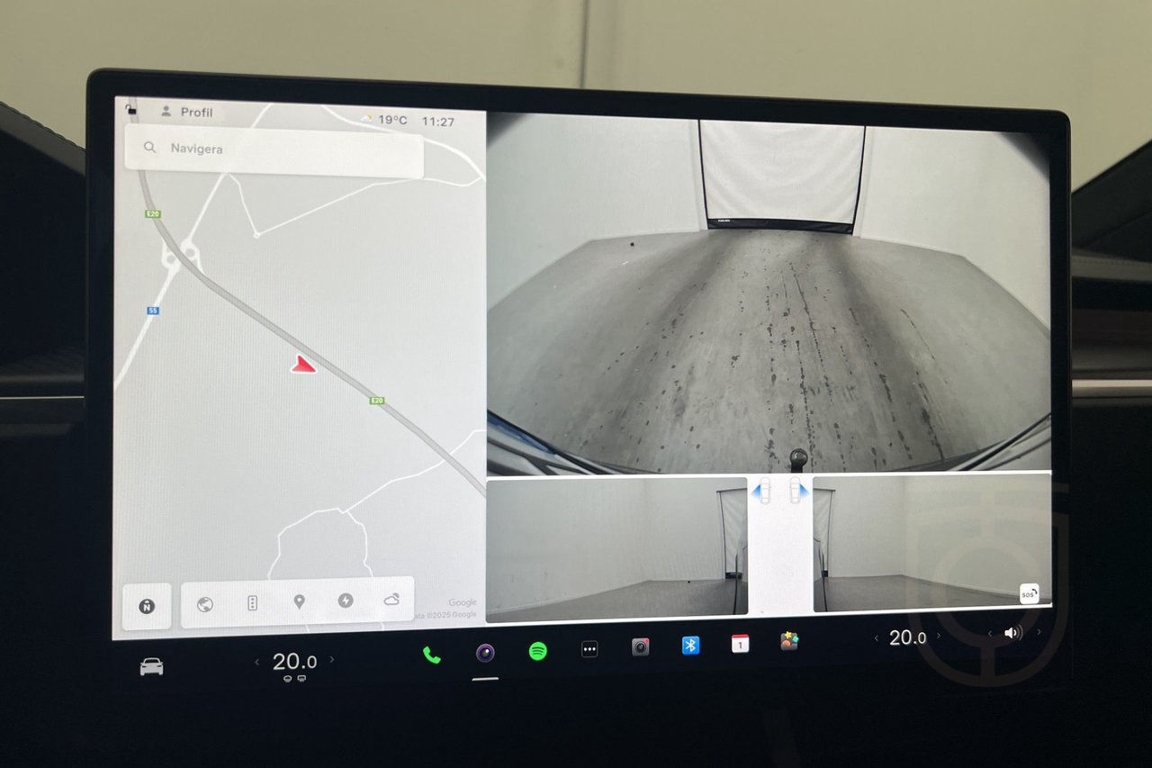 Tesla Model X Plaid