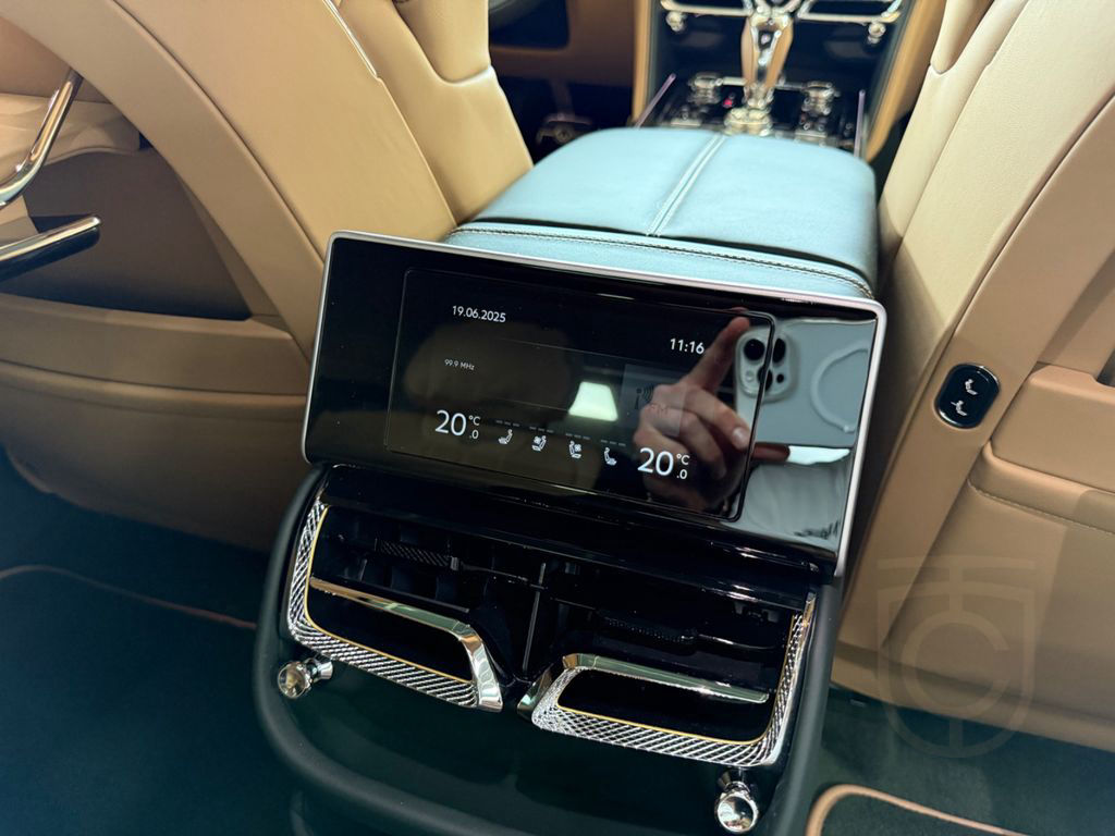 Bentley Flying Spur S V8- Carbon- B&O- Pano