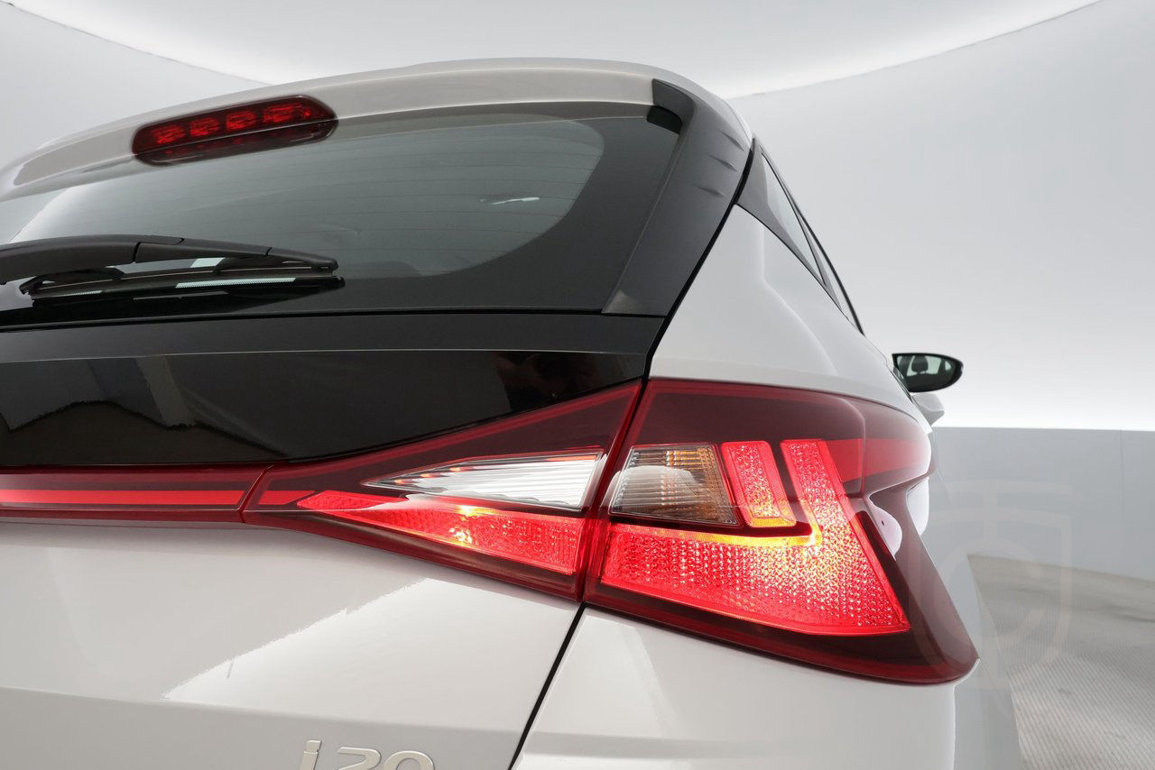 Hyundai i20 Essential 1.0 T-GDI Automat