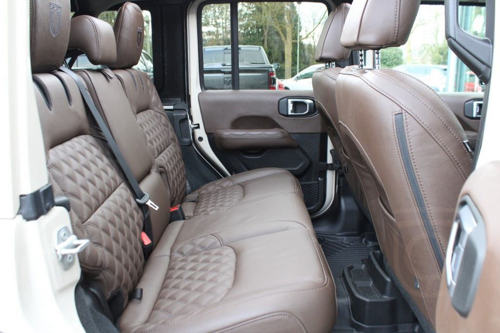 Jeep Wrangler BRUTE 4XE 380 PK SAHARA / Sky One Touch