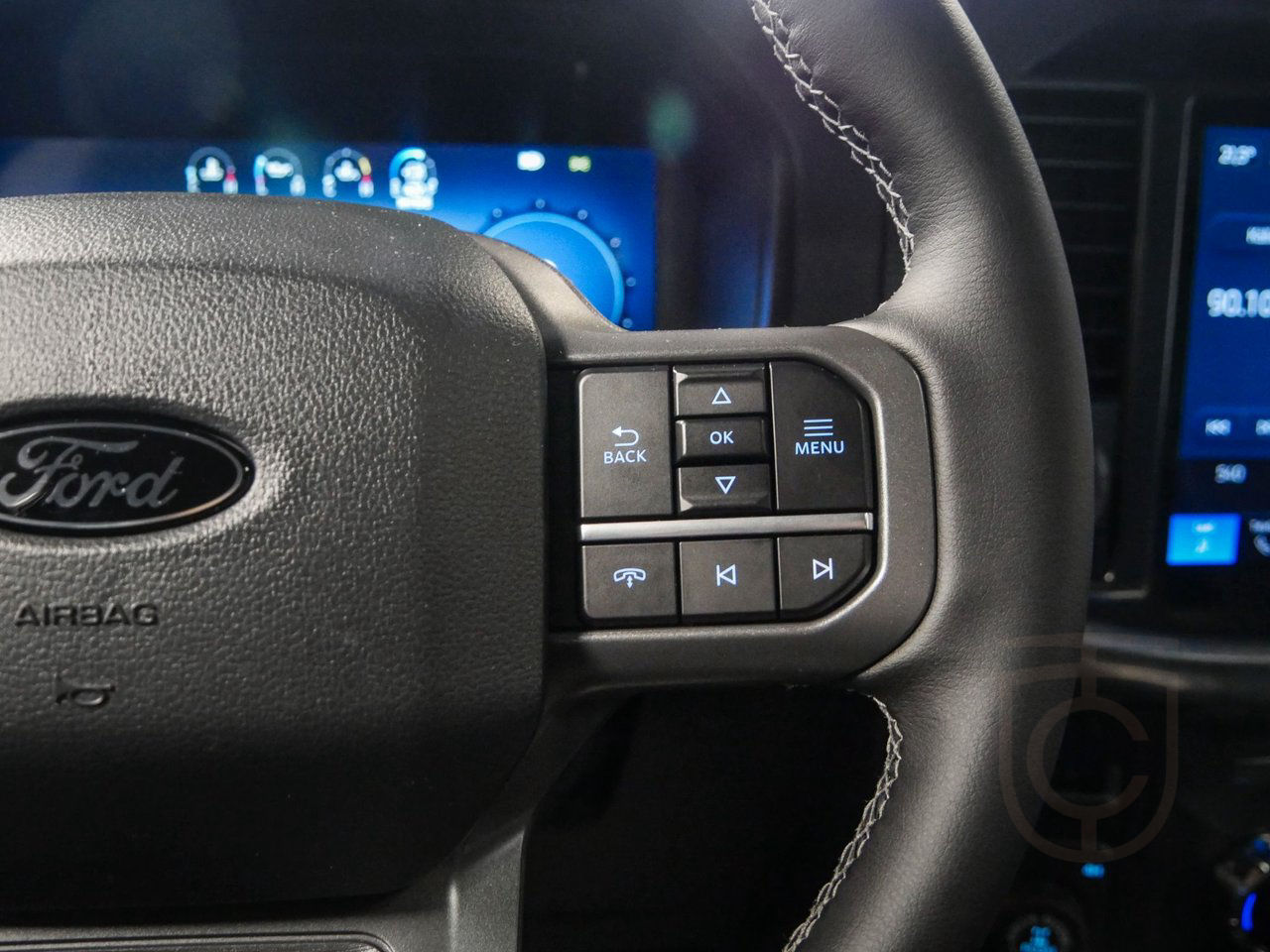 Ford F-150 Lariat BLACK APPERANCE V6 POWERBOOST HYBRID 772NM