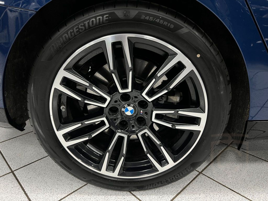 BMW 540 d xDrive M-Sport*HUD*PANO*B&W*KEYL*AHK*360°
