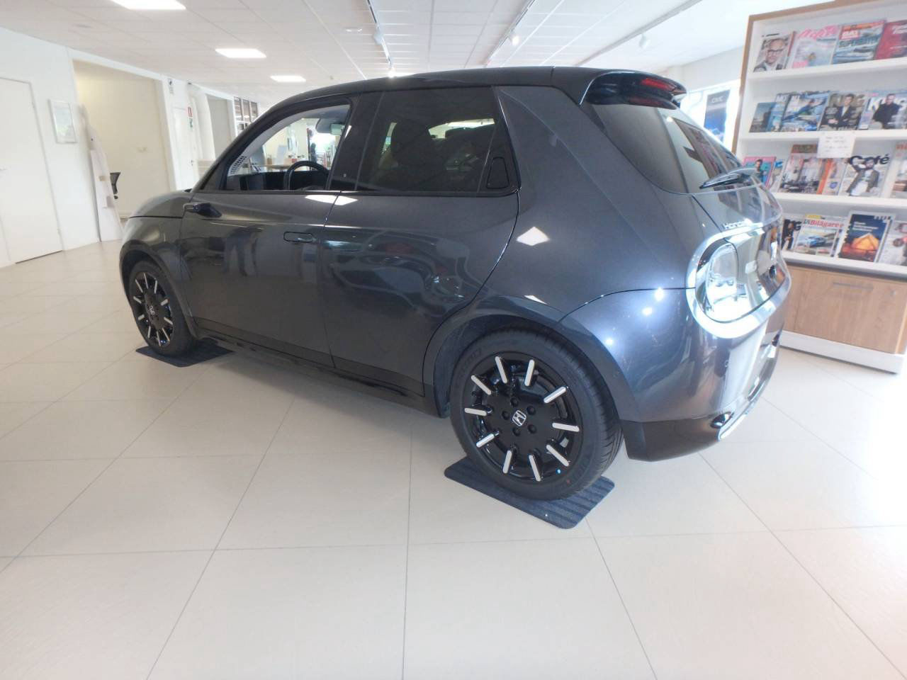Honda E