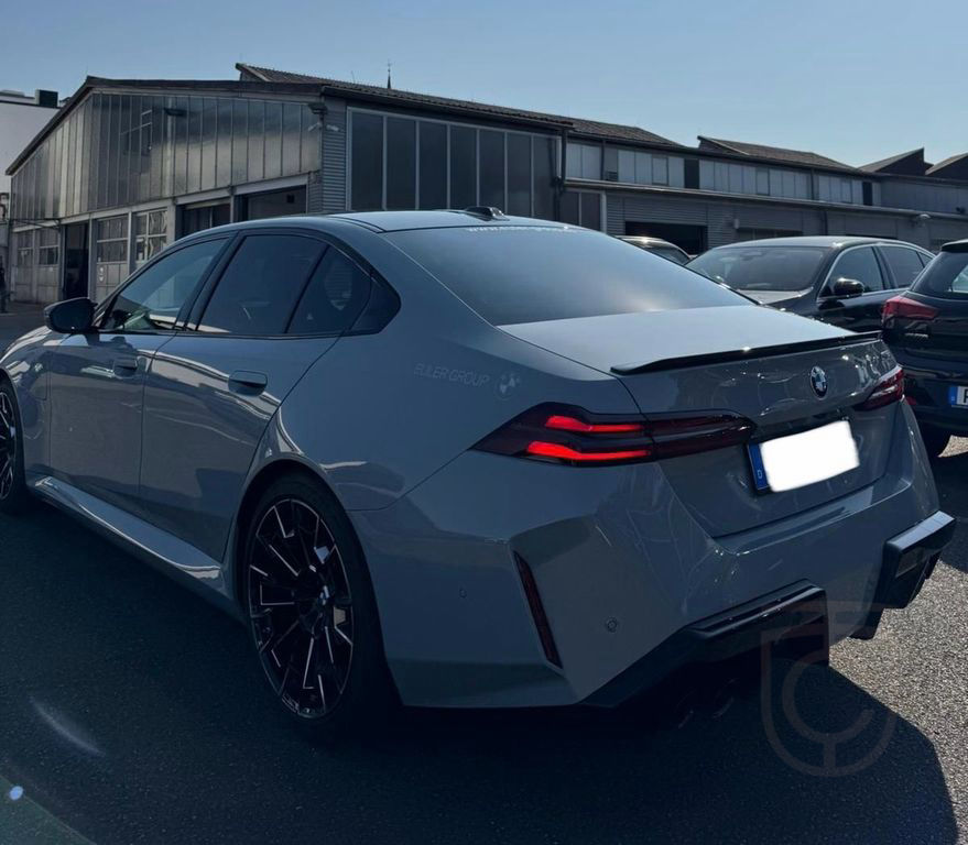 BMW M5 LIMO KEMARIK°GREY/RED°CARBON EXTERIEUR°SITZLF