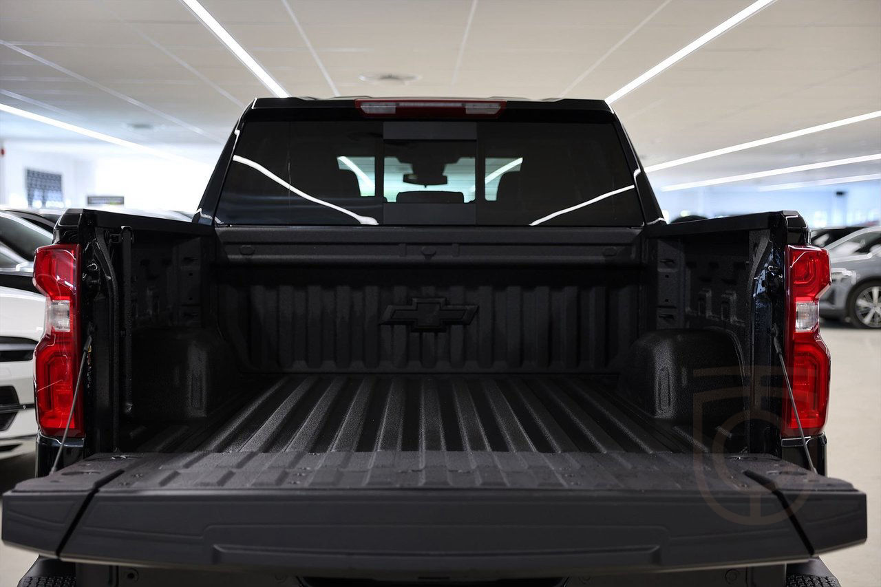 Chevrolet Silverado Trail Boss Midnight 3.0 Duramax Z71 Off-