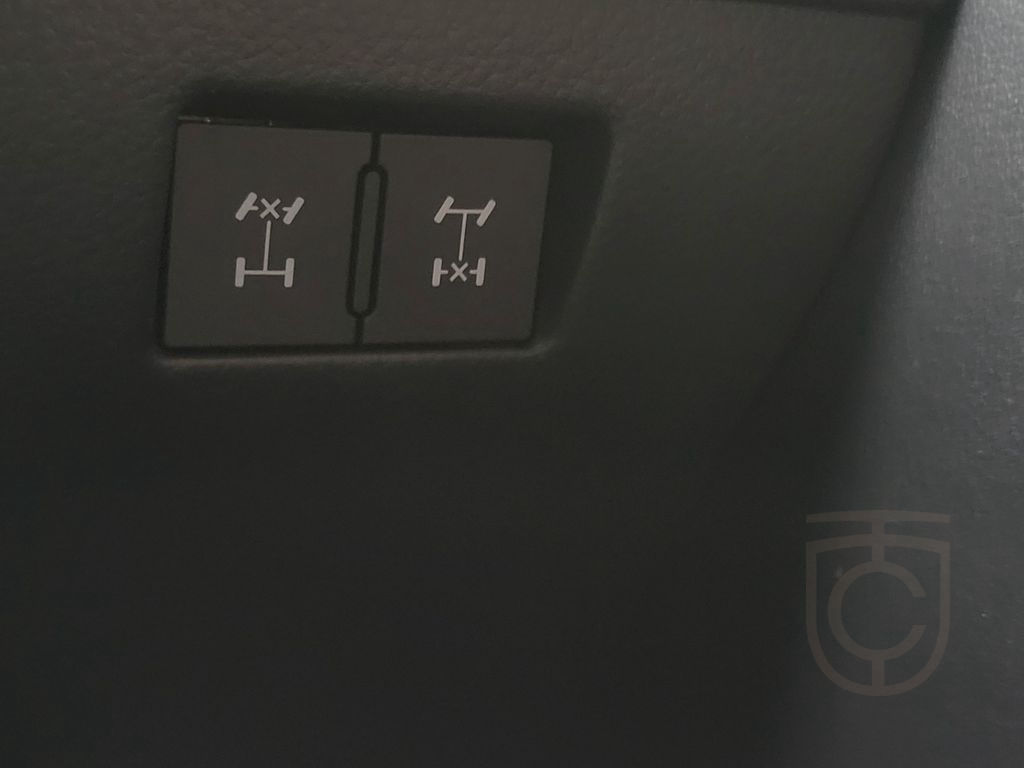 Lexus LX500+2025+FULL+RearTVs+12unitsBERLIN+EUvers&reg